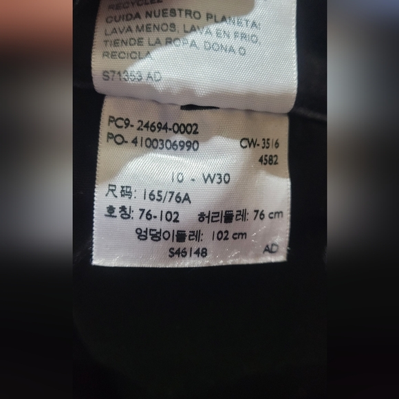 Levi's capris - Picture 4 of 4